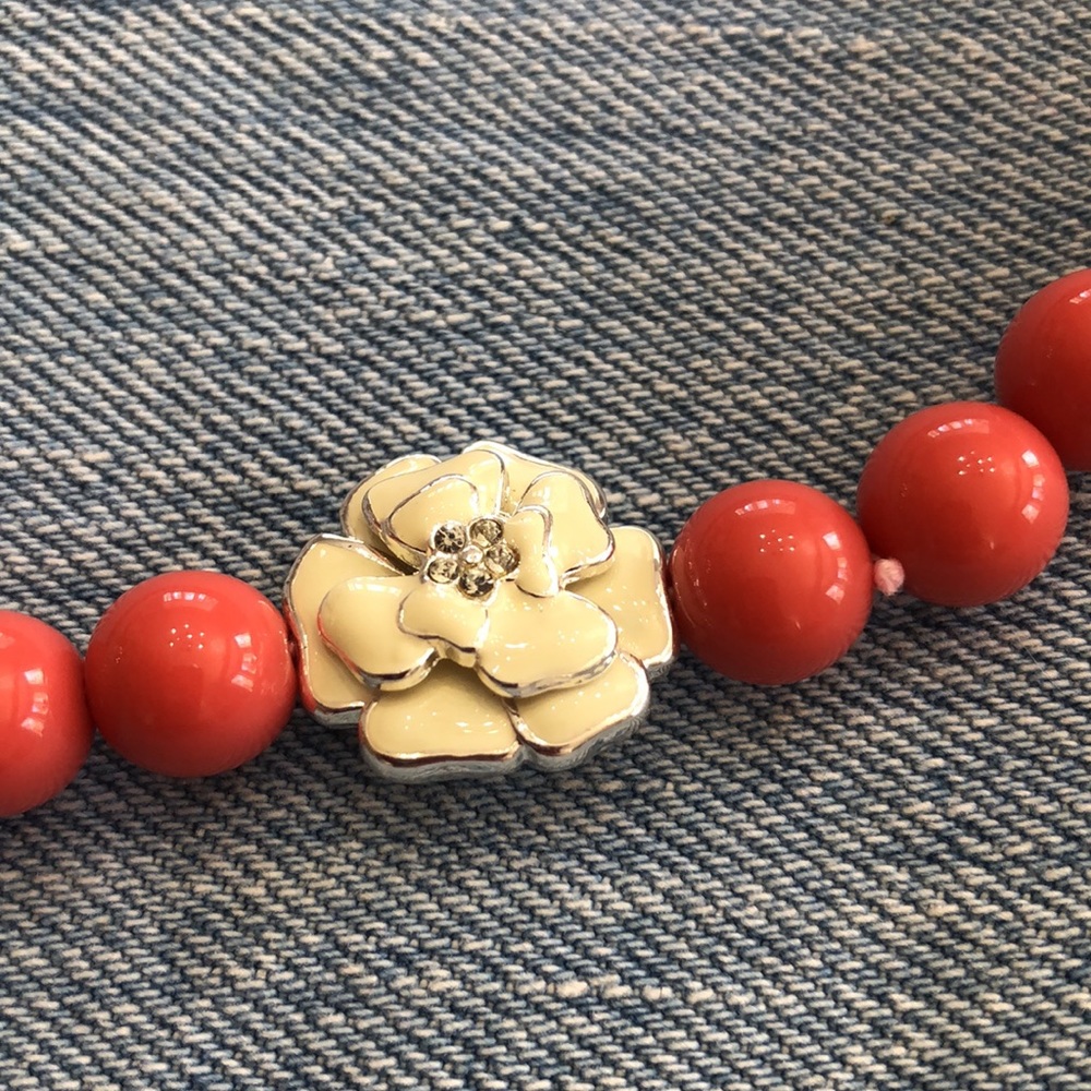 Stella & Dot Mini Bloom Flower Necklace
